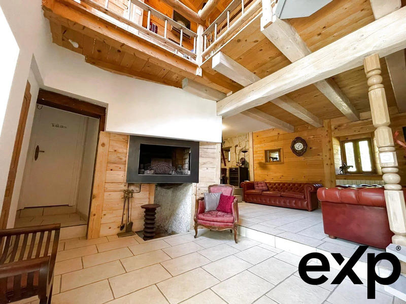 Maison - 198 m² - 8 pièces