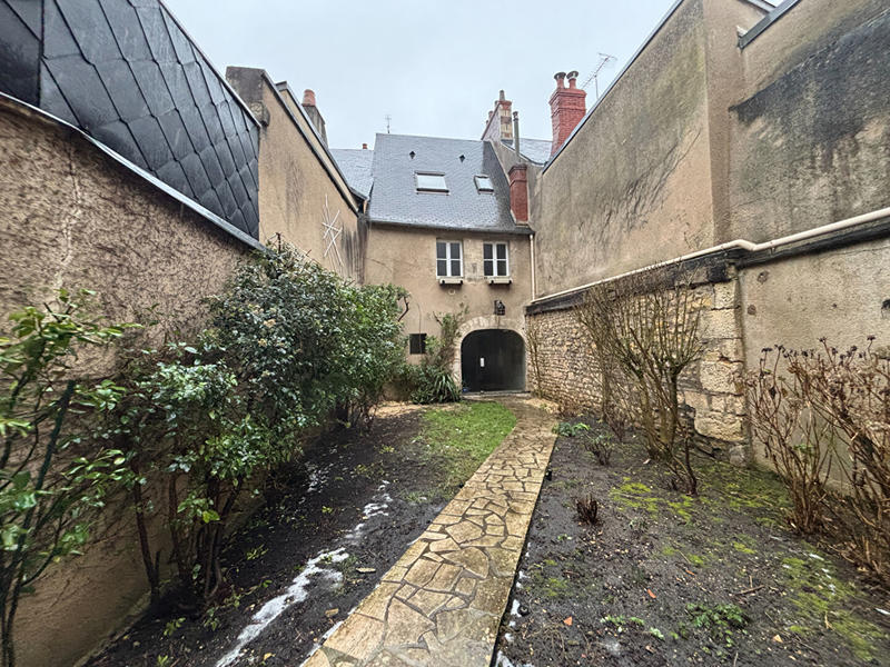 Maison - 255 m² - 9 pièces