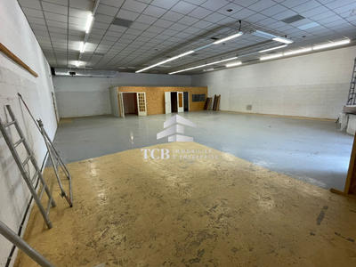 Local d'activités - 261 m²