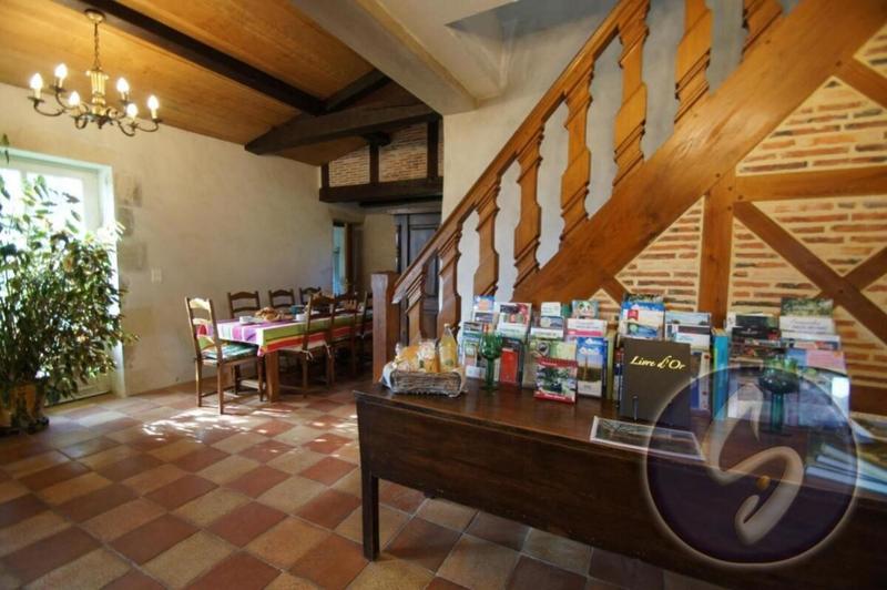 Maison - 432 m² - 8 pièces