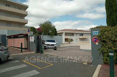 Parking / Garage - 13 m²