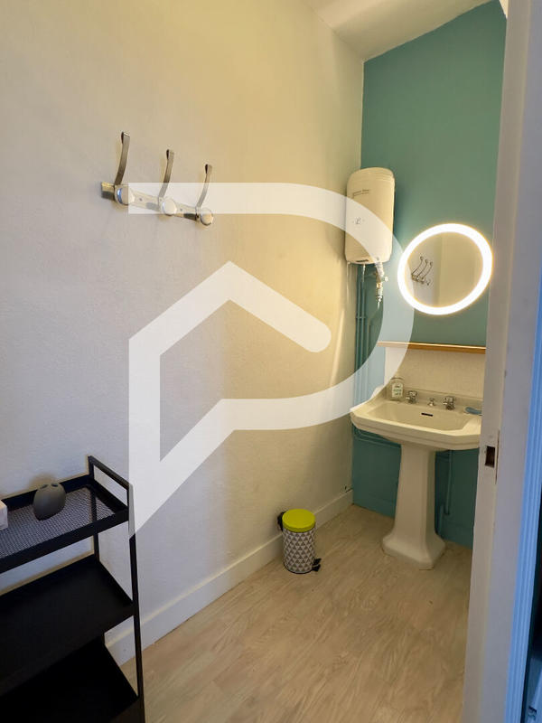 Maison - 210 m² - 7 pièces