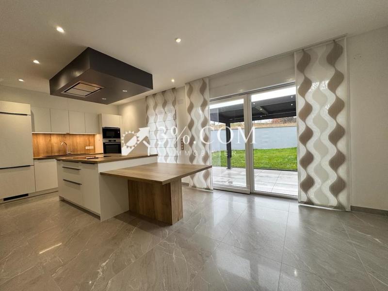 Maison - 90 m² - 4 pièces