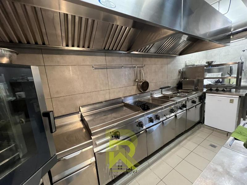 Local commercial - 151 m² - 2 pièces