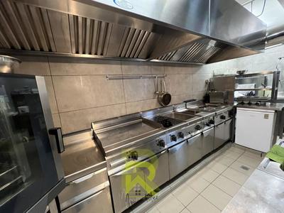 Local commercial - 151 m² - 2 pièces