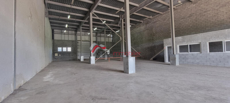 Local d'activités - 500 m²