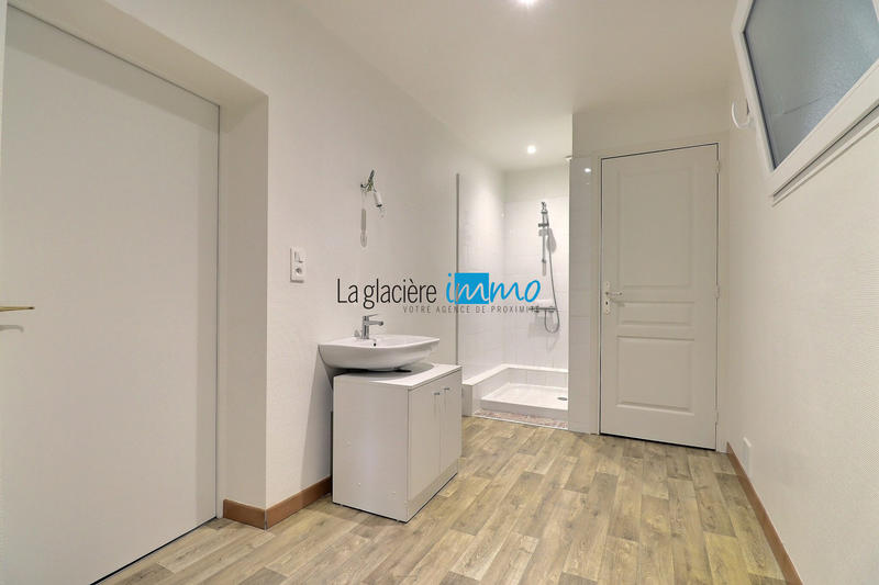 Maison ancienne - 335 m² - 8 pièces