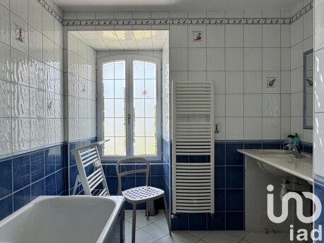 Maison - 277 m² - 8 pièces