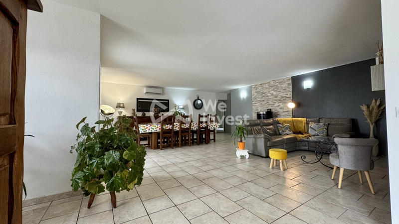 Villa - 215 m² - 14 pièces