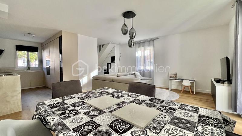 Villa - 80 m² - 4 pièces