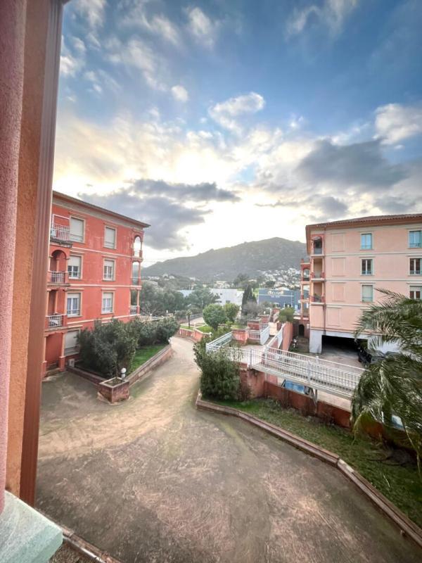 Appartement - 100 m² - 4 pièces