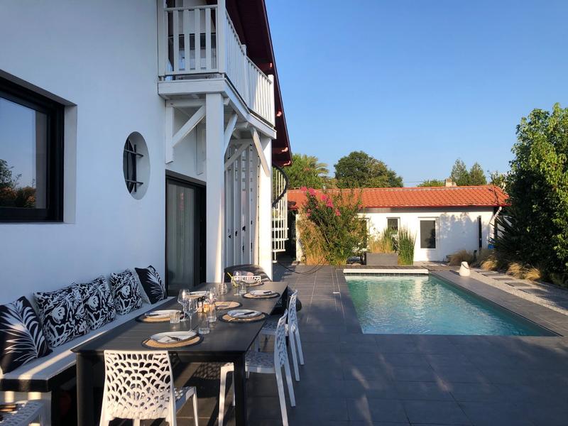 Maison - 200 m² - 8 pièces