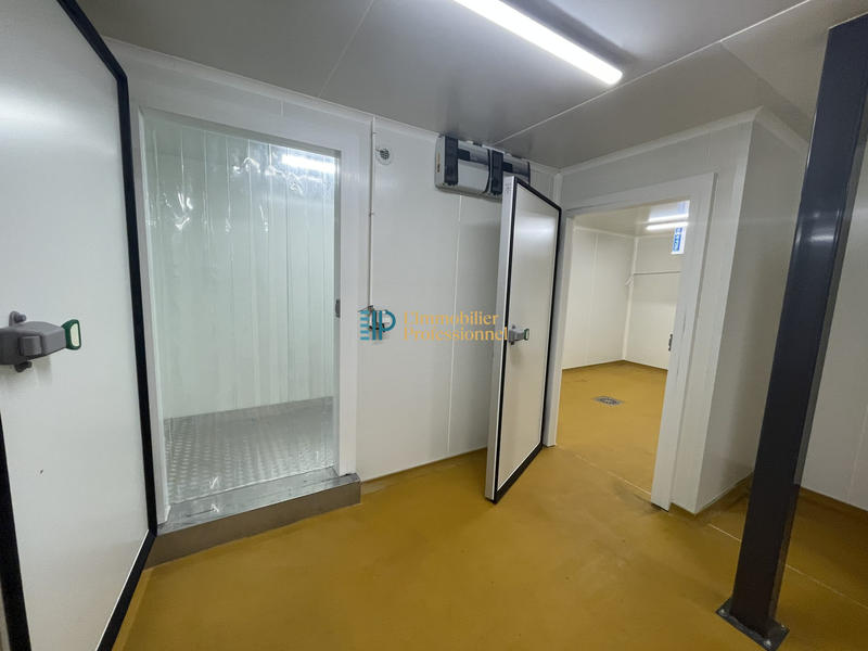 Local d'activités - 163 m²