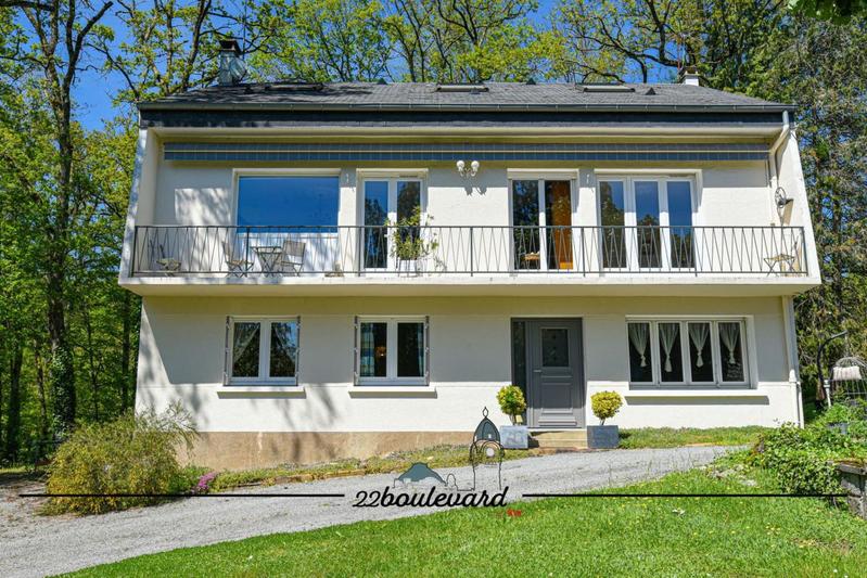 Maison - 220 m² - 7 pièces