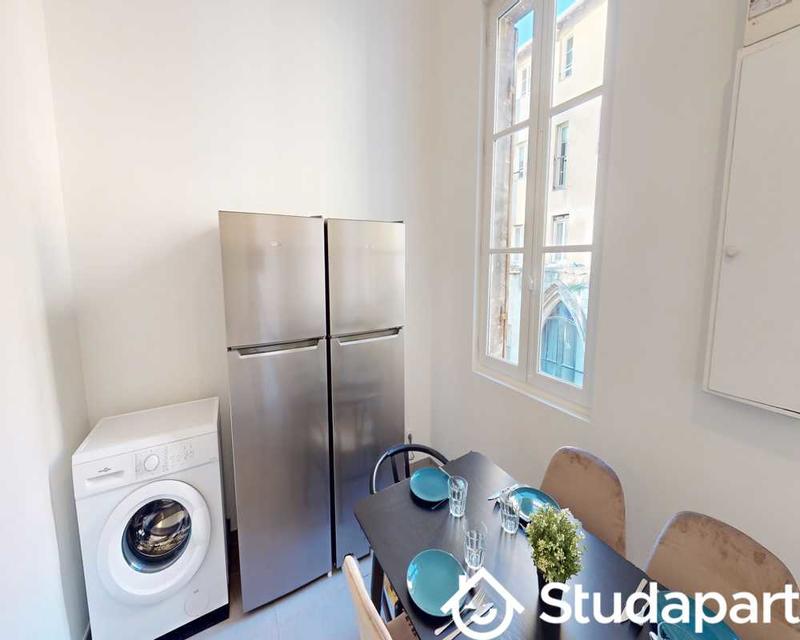 Chambre - 140 m² - 1 pièce