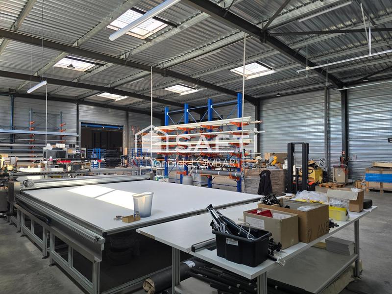 Local commercial - 1 000 m² - 5 pièces