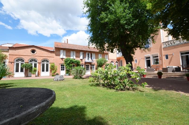 Maison bourgeoise - 395 m² - 11 pièces