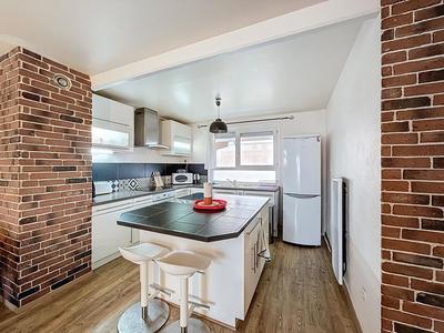 Appartement - 80 m² - 4 pièces