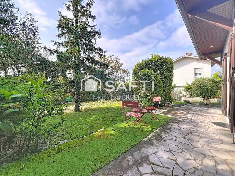 Maison - 200 m² - 7 pièces