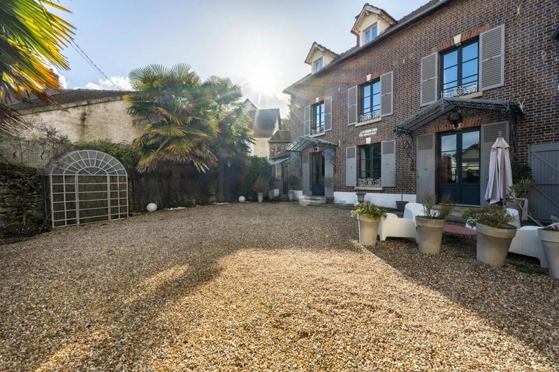 Maison - 187 m² - 6 pièces