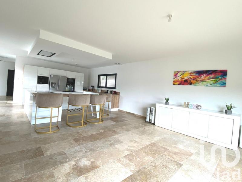 Maison - 212 m² - 6 pièces