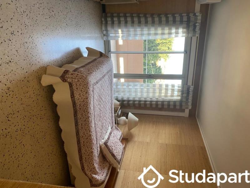 Chambre - 12 m² - 1 pièce