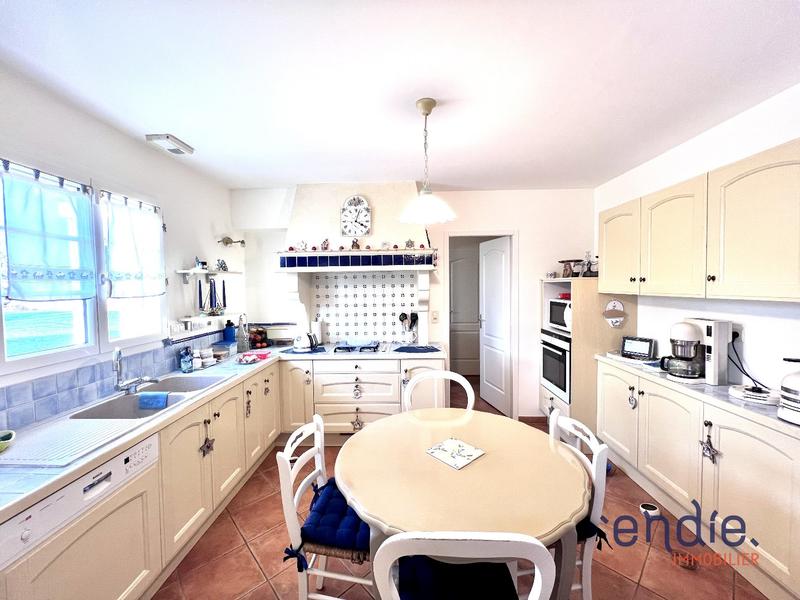 Maison - 183 m² - 7 pièces