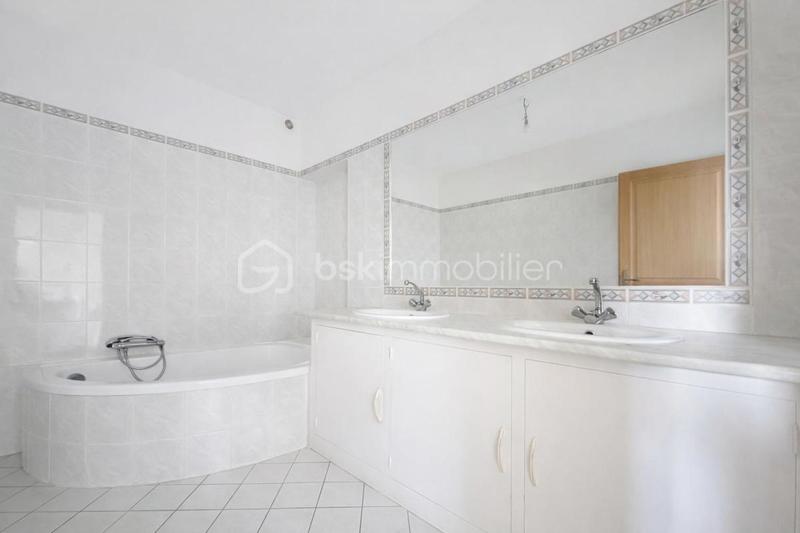 Maison traditionnelle - 131 m² - 5 pièces