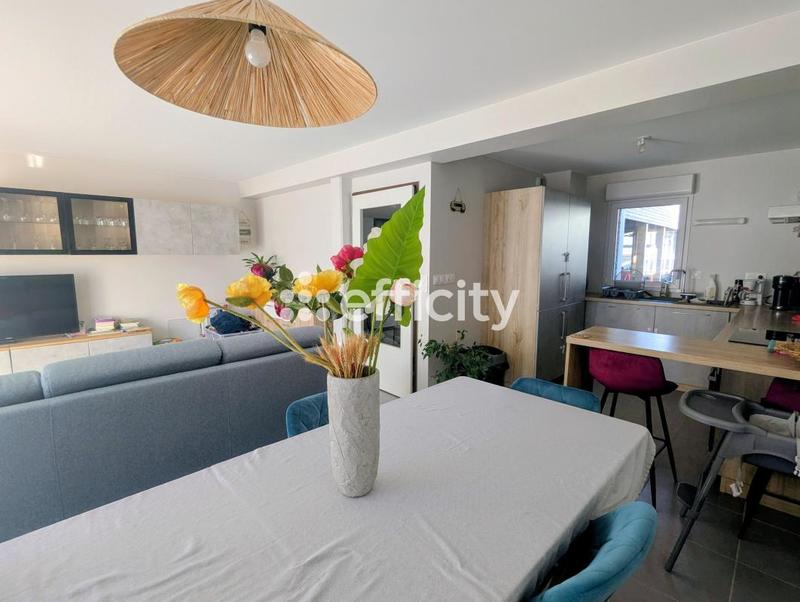 Maison - 95 m² - 5 pièces