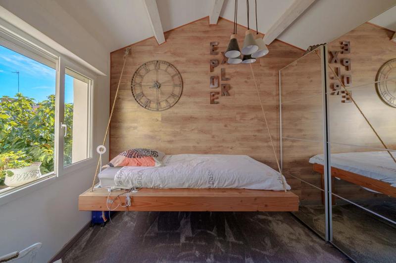 Maison - 350 m² - 6 pièces