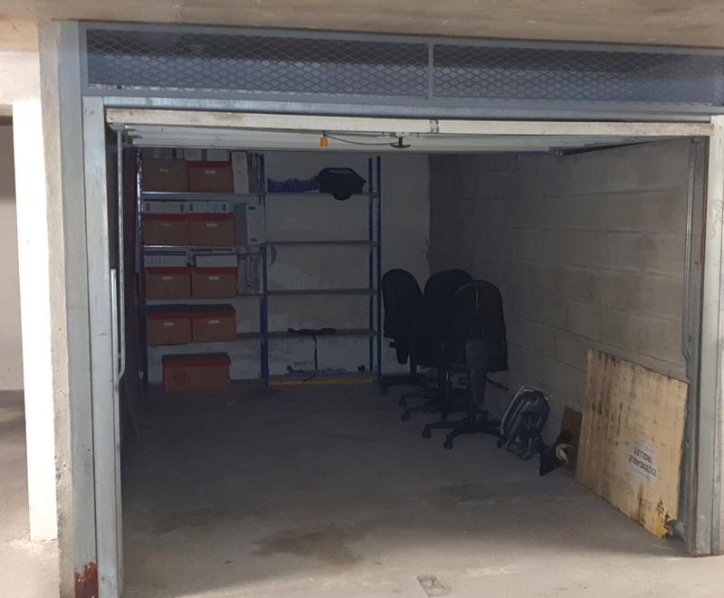 Parking / Garage - 14 m²