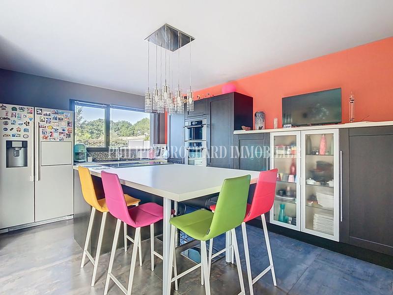 Maison - 192 m² - 10 pièces