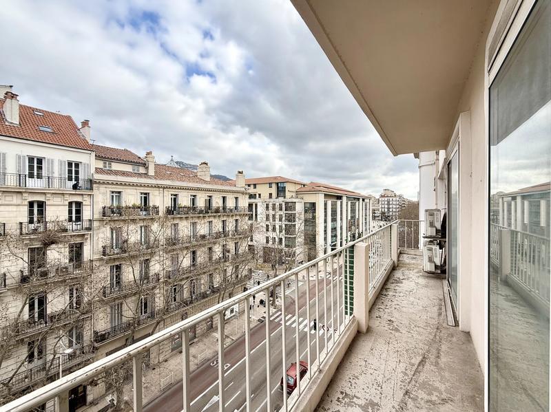 Appartement - 96 m² - 4 pièces