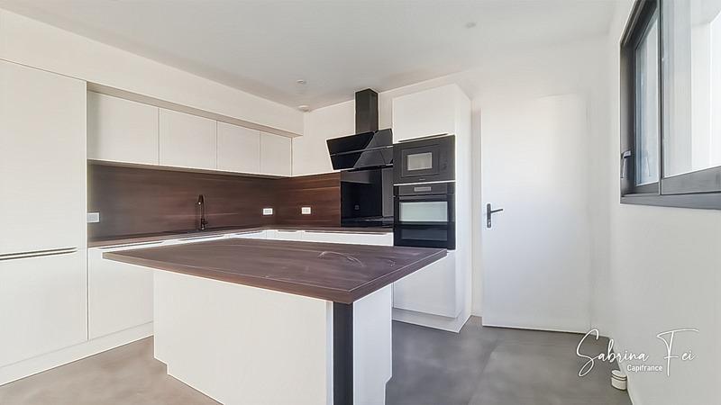 Maison - 104 m² - 4 pièces