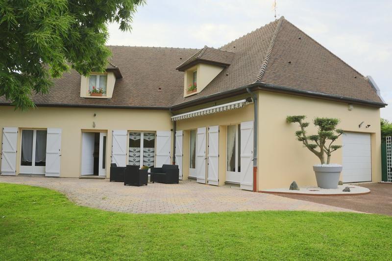 Maison - 215 m² - 9 pièces