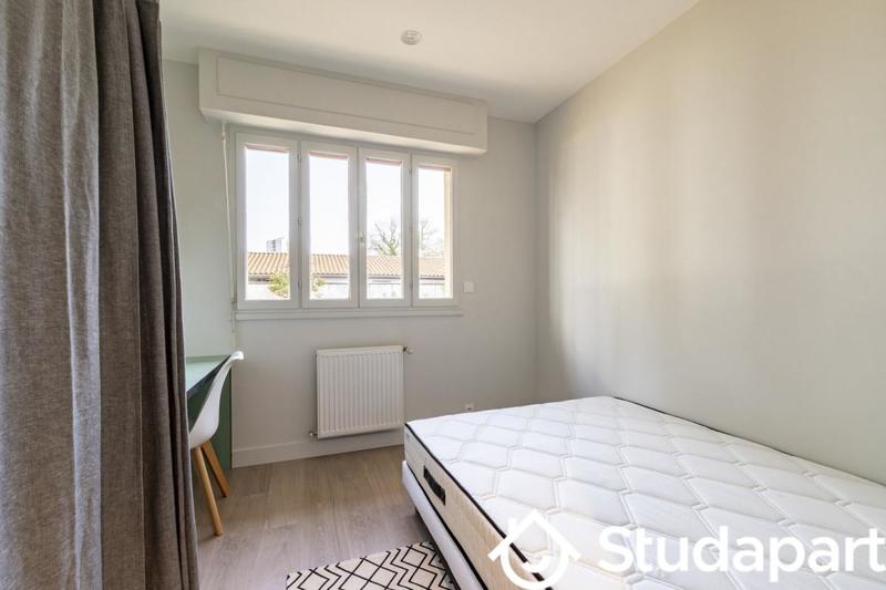 Chambre - 12 m² - 1 pièce