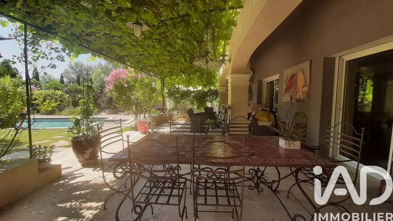 Maison - 218 m² - 7 pièces