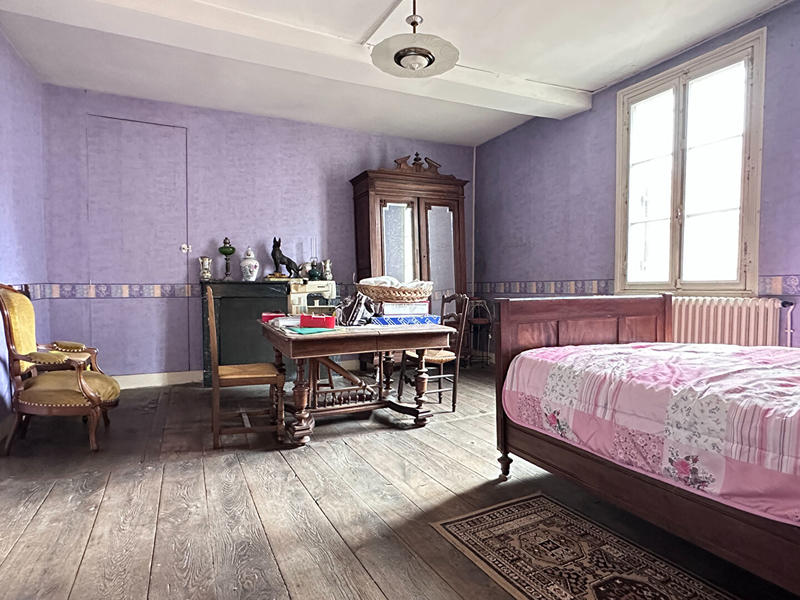 Maison - 233 m² - 8 pièces