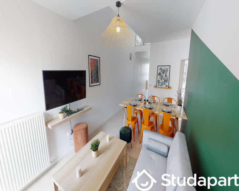 Chambre - 140 m² - 1 pièce