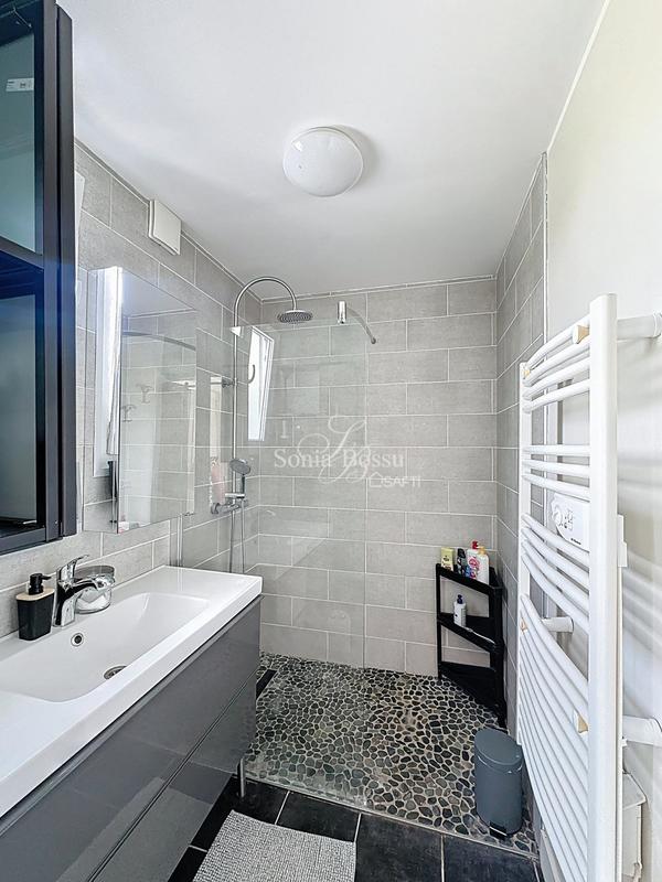 Maison - 195 m² - 7 pièces