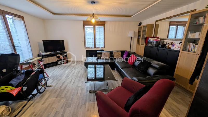 Maison traditionnelle - 170 m² - 8 pièces