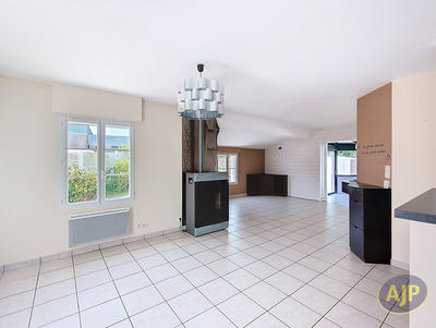 Maison - 98 m² - 4 pièces