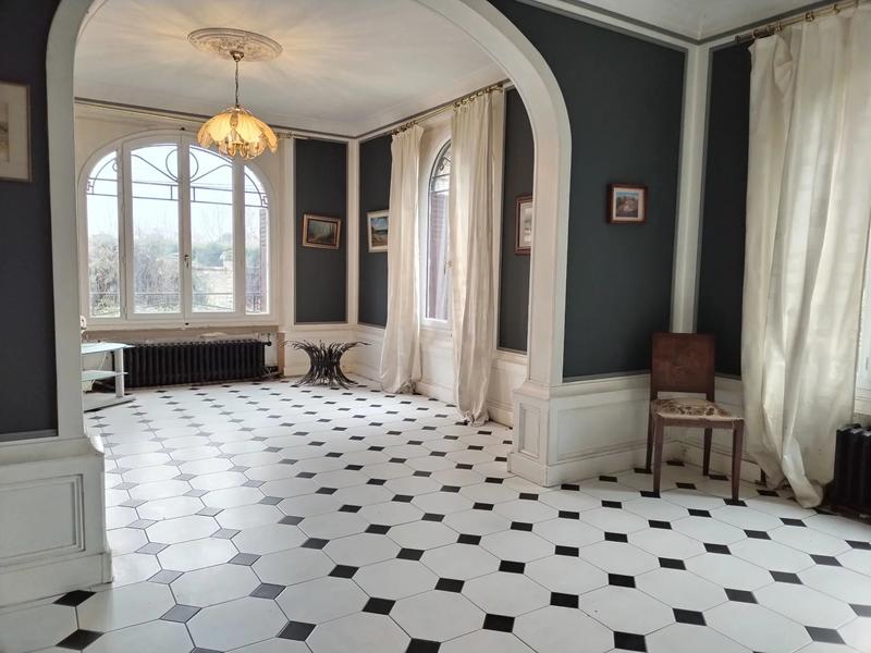 Maison - 291 m² - 12 pièces