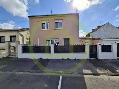 Maison - 90 m² - 5 pièces
