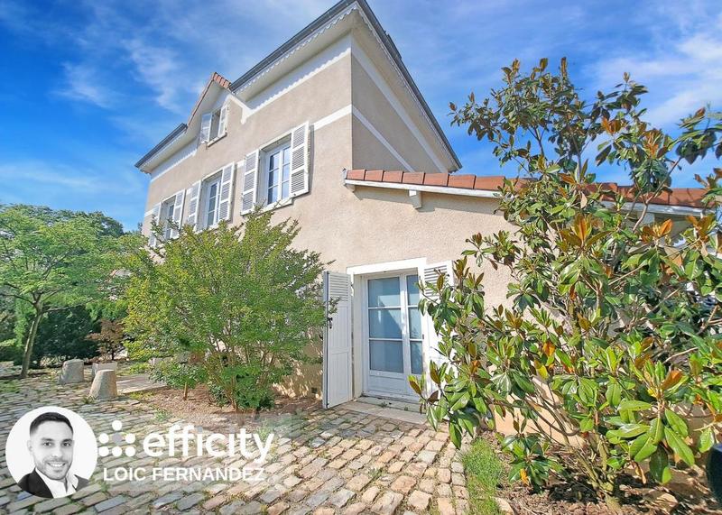 Maison - 260 m² - 8 pièces