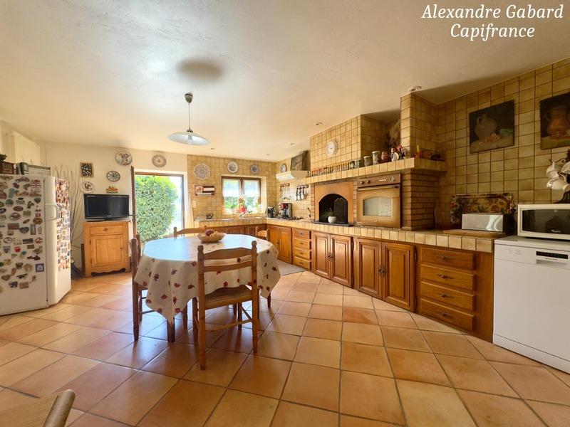 Maison en pierre - 227 m² - 7 pièces