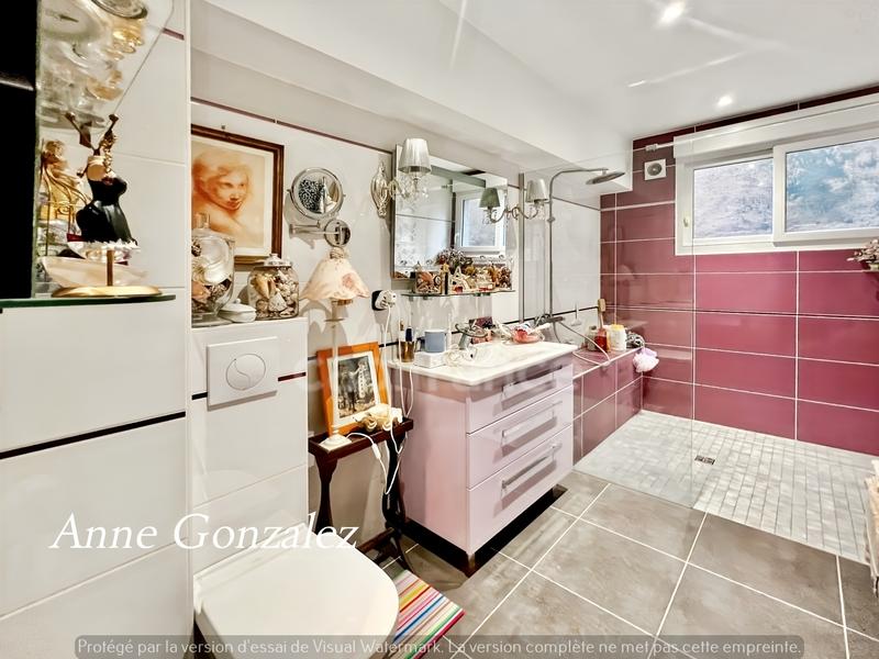 Maison - 345 m² - 7 pièces