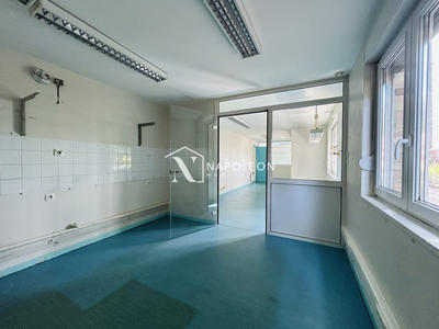 Local d'activités - 74 m²