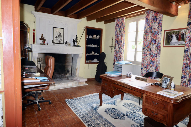 Maison - 460 m² - 9 pièces