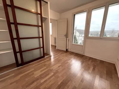Appartement - 64 m² - 4 pièces